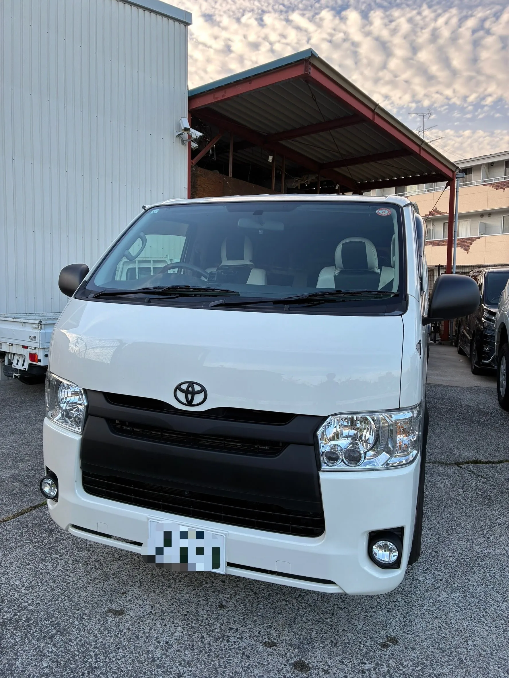 ハイエースカスタム!!